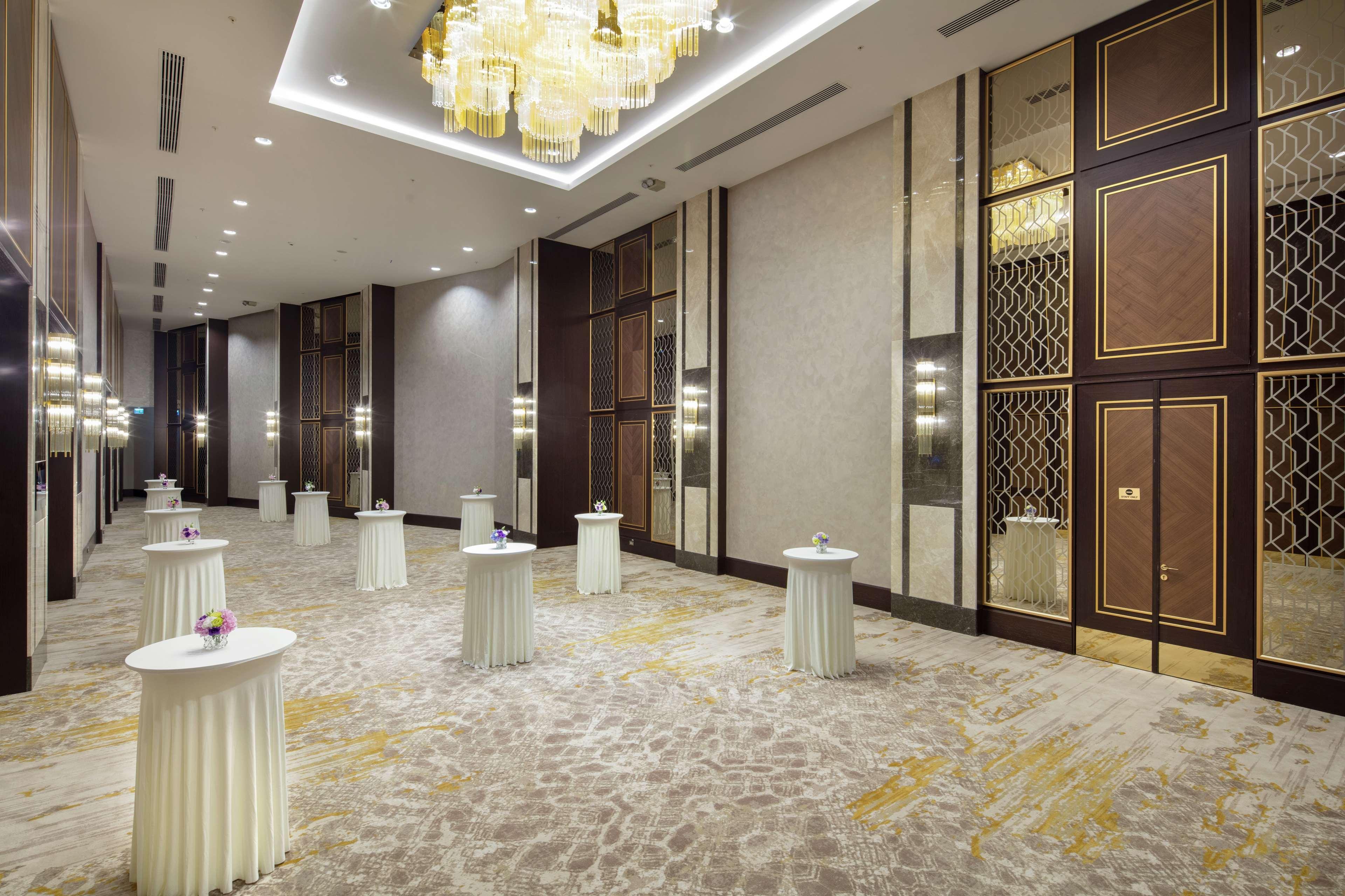 Doubletree By Hilton Antalya City Centre Bagian luar foto The Grand Ballroom