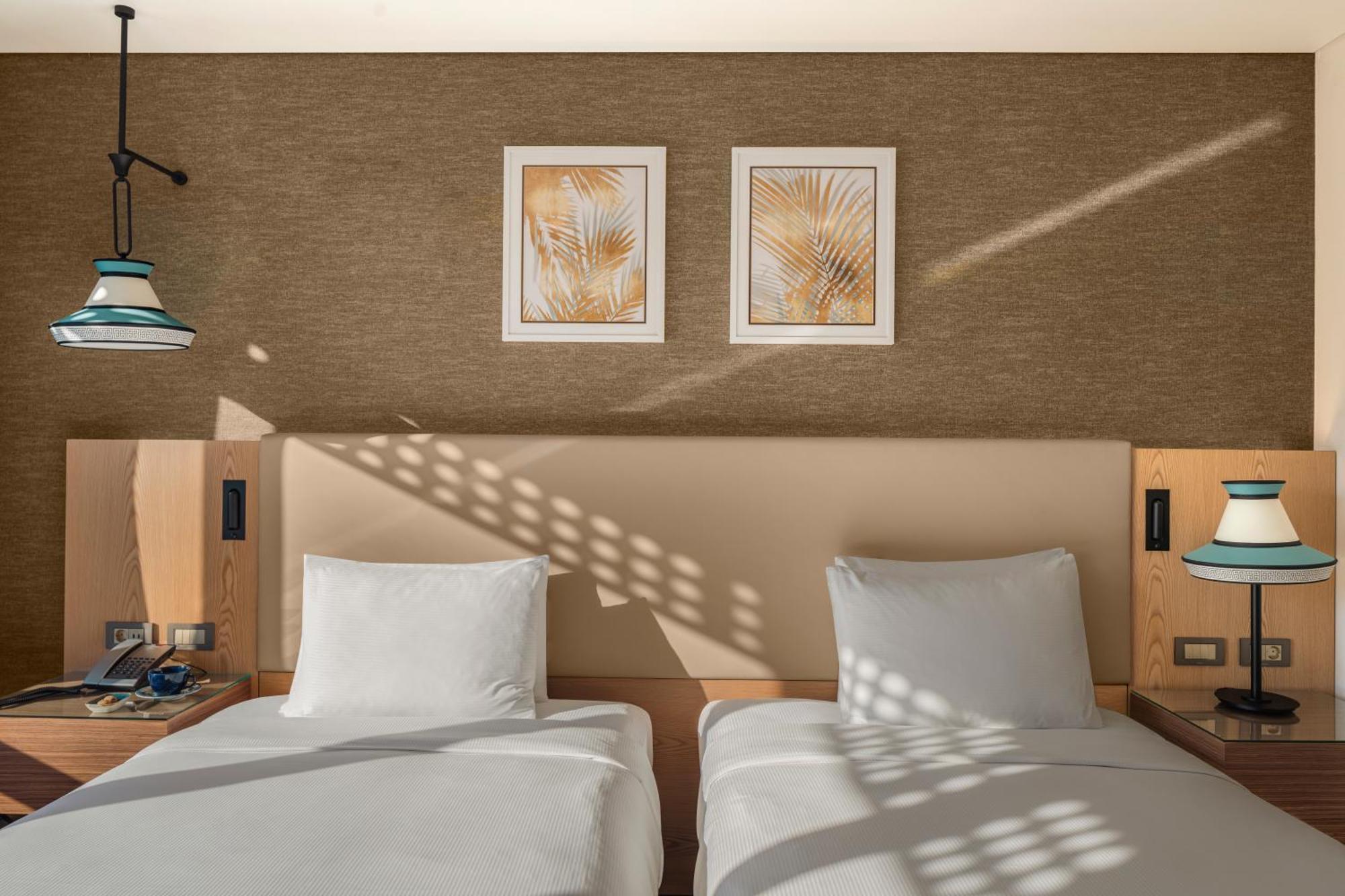 Doubletree By Hilton Antalya City Centre Bagian luar foto