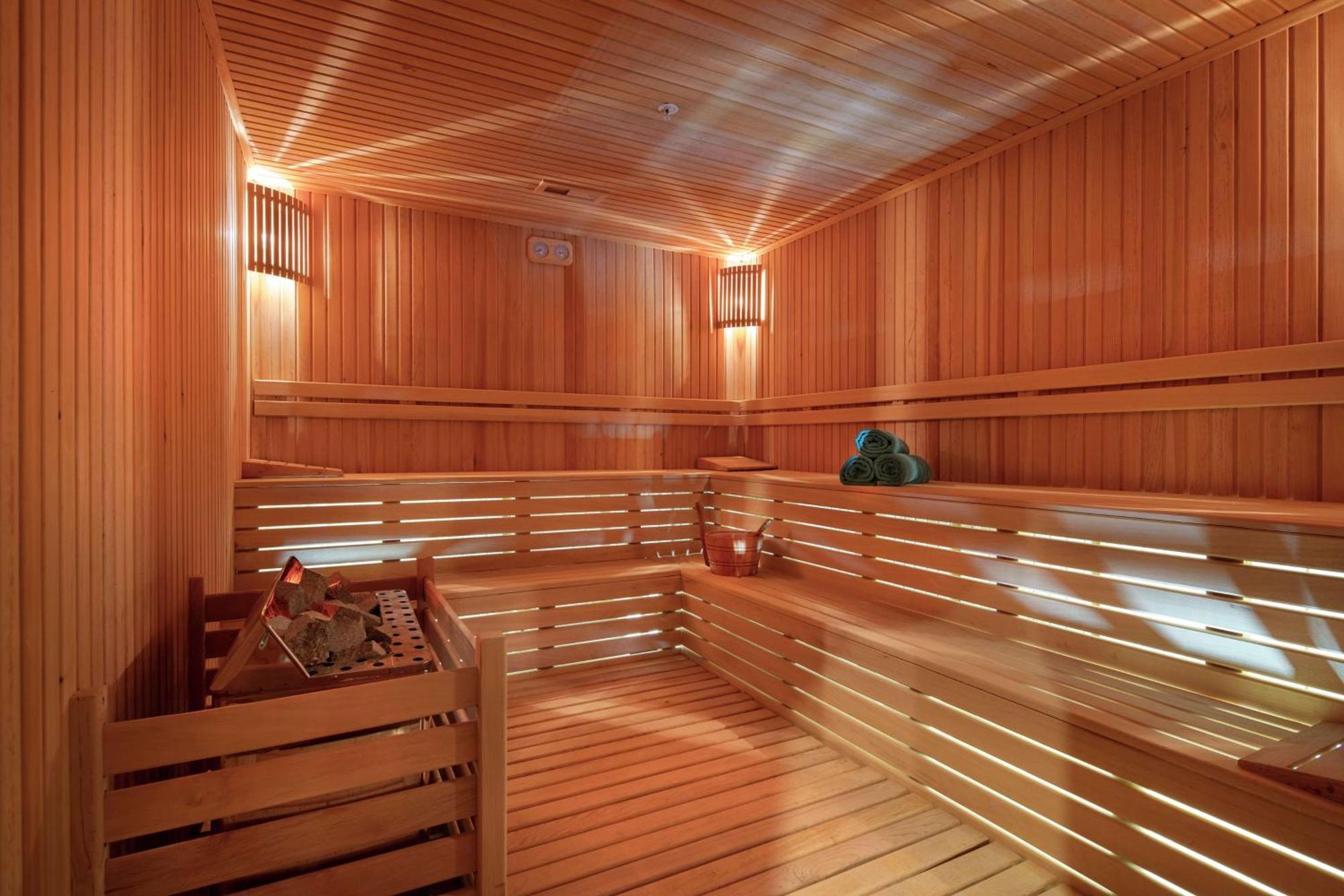 Doubletree By Hilton Antalya City Centre Bagian luar foto A modern Finnish sauna